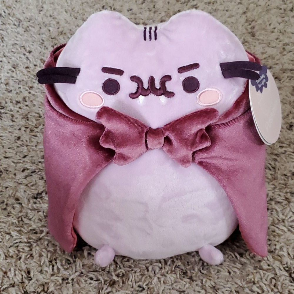 Vampurr Pusheen plush with glowing eyes